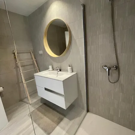 Guiri Casilla De Costa *